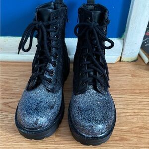 ❌ SOLD ❌
Woman's combat boots size 7.5